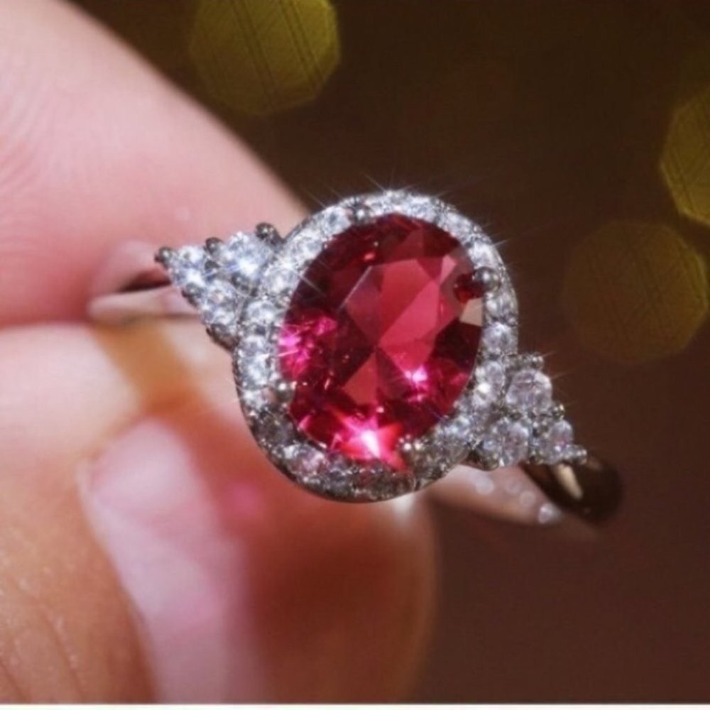 Luxury Sapphire Engagement Ring